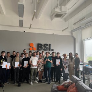 Наши резиденты проходят стажировку в ИТ-компании BSL - КИБЕРшкола программирования для детей, компьютерные курсы для школьников, начинающих и подростков - KIBERone г. Красноармейск