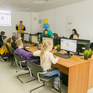 Новый класс в развлекательном центре города Томска! Скоро открытие! - КИБЕРшкола программирования для детей, компьютерные курсы для школьников, начинающих и подростков - KIBERone г. Красноармейск